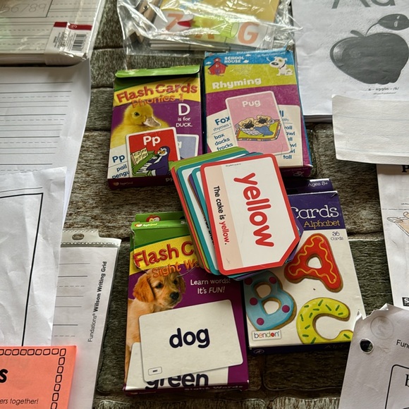 Homeschooling lot 🍎 - Picture 5 of 17